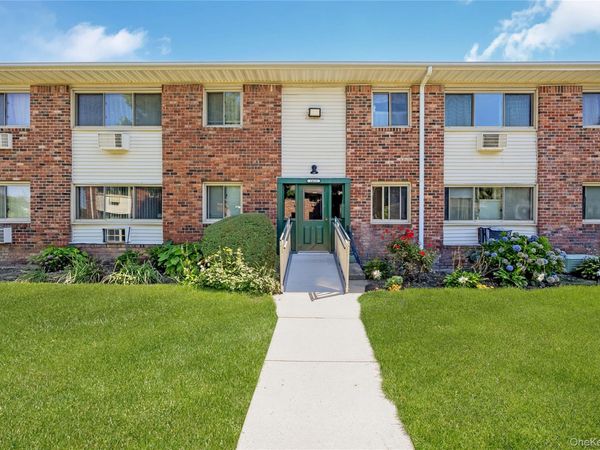 2433 union Boulevard, Unit 2B (upper), Islip, NY 11751