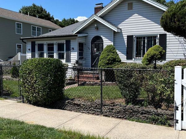 137 E Roosevelt Avenue, Roosevelt, NY 11575