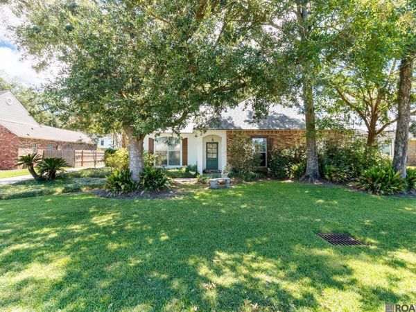 11918 Spring Meadow Dr, Baton Rouge, LA 70818