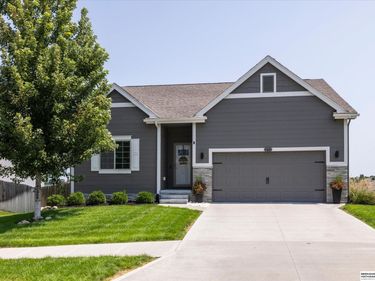 9401 S 178th Street, Omaha, NE 68136
