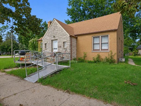 7954 40th AVENUE, Kenosha, WI 53142