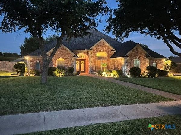 210 Ranchgate Trail , McGregor, TX 76657