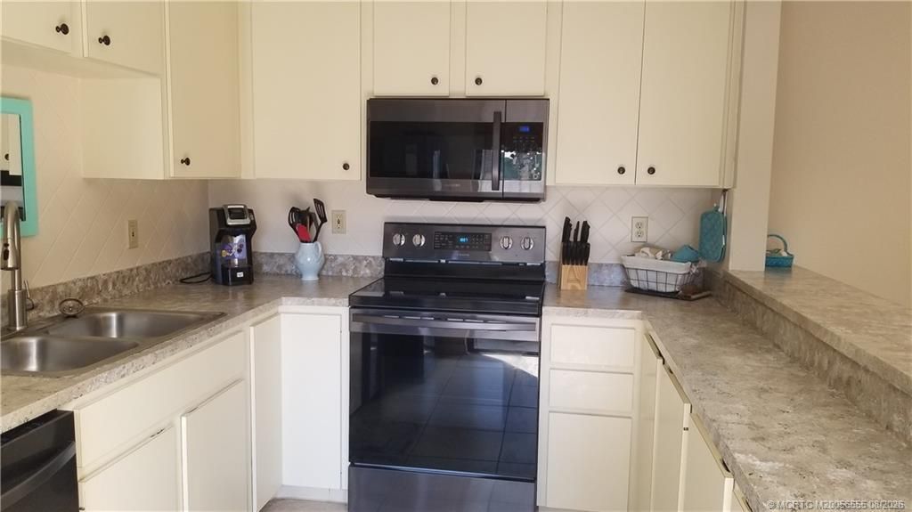 3828 SE Jefferson Street, Stuart, FL 34997 Photo