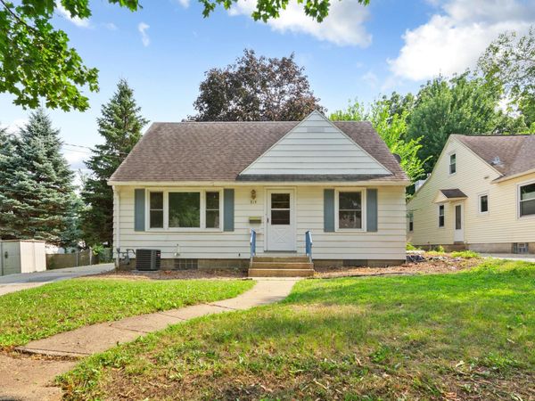 814 11th Street NW, Rochester, MN 55901