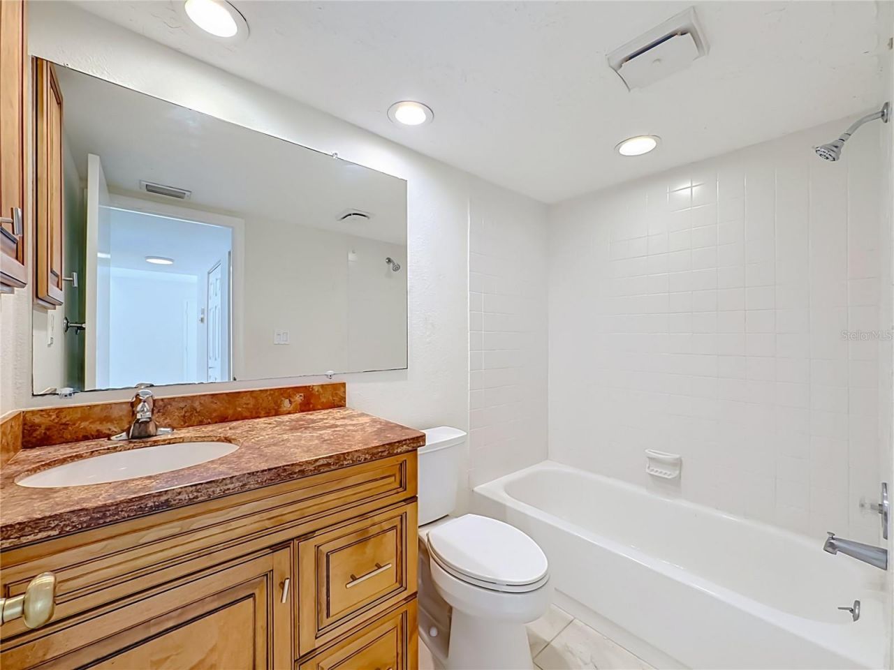 1601 Pelican Point Drive, Unit 215, Sarasota, FL 34231 Photo