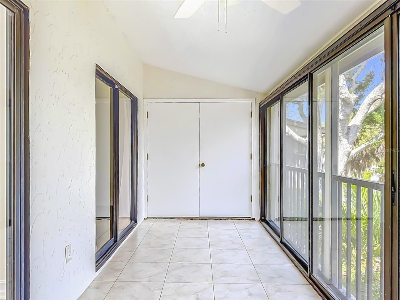 1601 Pelican Point Drive, Unit 215, Sarasota, FL 34231 Photo