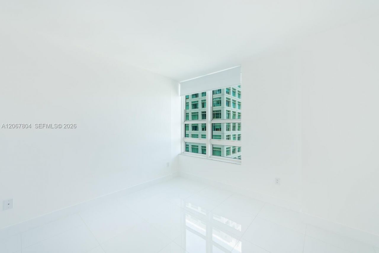 950 Brickell Bay Dr , Unit 2208, Miami, FL 33131 Photo