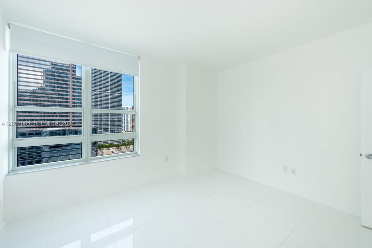 950 Brickell Bay Dr , Unit 2208, Miami, FL 33131 Photo