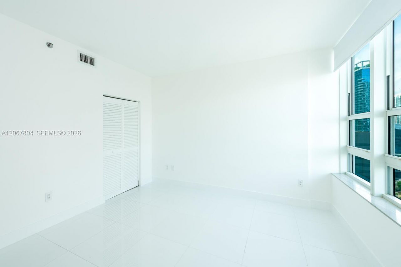 950 Brickell Bay Dr , Unit 2208, Miami, FL 33131 Photo