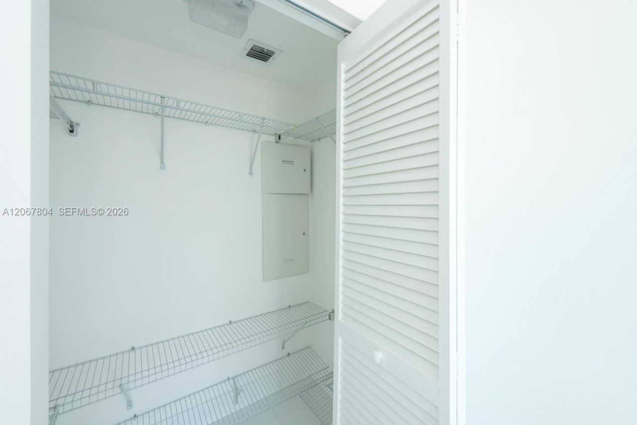 950 Brickell Bay Dr , Unit 2208, Miami, FL 33131 Photo