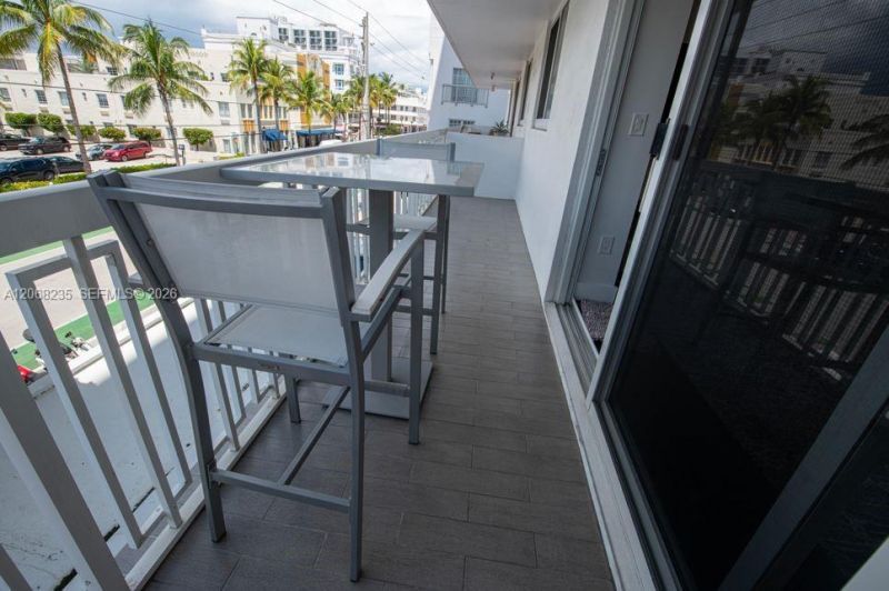 401 Ocean Dr, Unit 303, Miami Beach, FL 33139 Photo