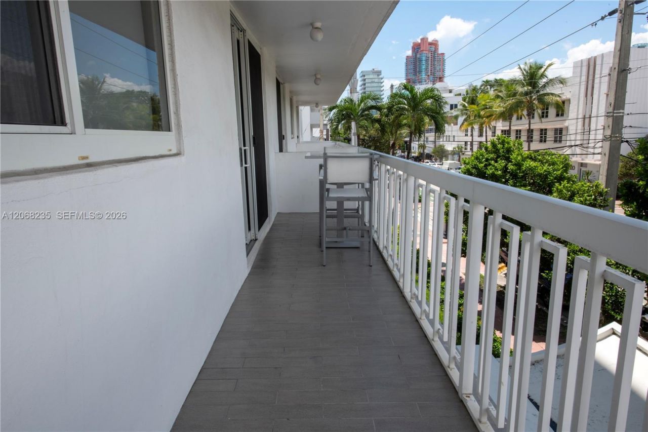 401 Ocean Dr, Unit 303, Miami Beach, FL 33139 Photo
