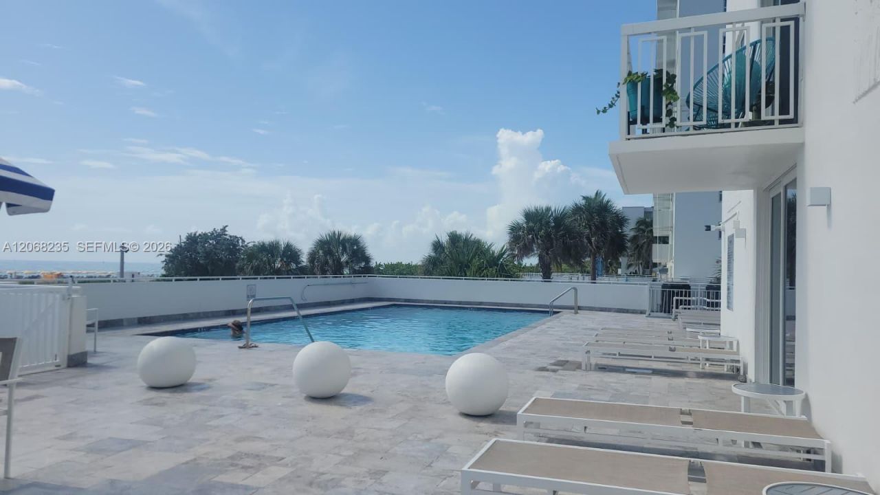 401 Ocean Dr, Unit 303, Miami Beach, FL 33139 Photo