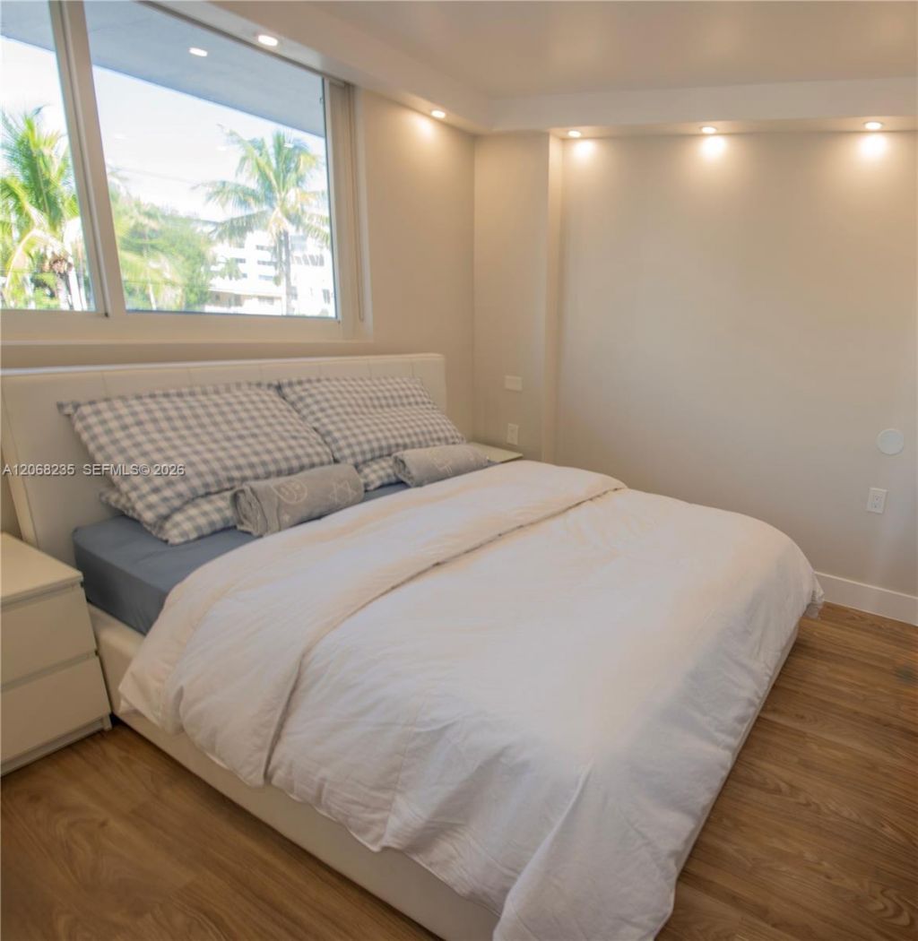 401 Ocean Dr, Unit 303, Miami Beach, FL 33139 Photo