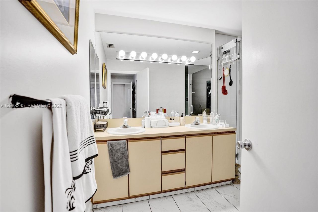 102 Half Moon Cir , Unit C3, Hypoluxo, FL 33462 Photo