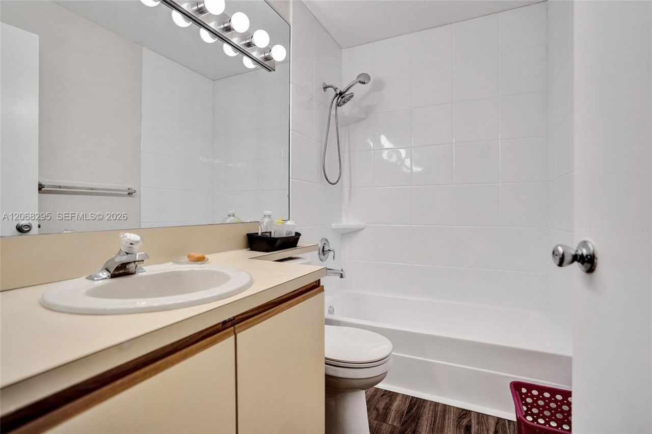 102 Half Moon Cir , Unit C3, Hypoluxo, FL 33462 Photo