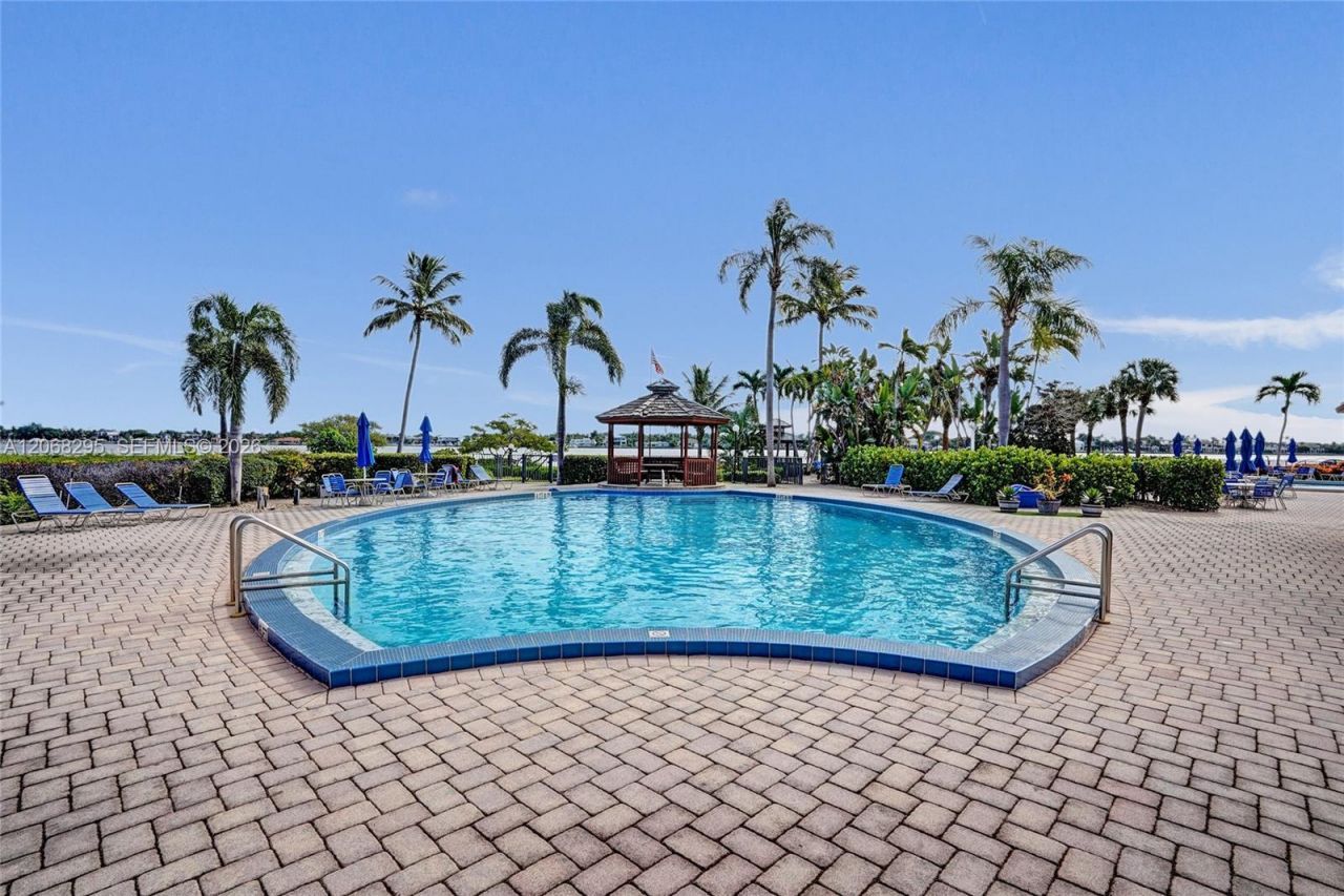 102 Half Moon Cir , Unit C3, Hypoluxo, FL 33462 Photo