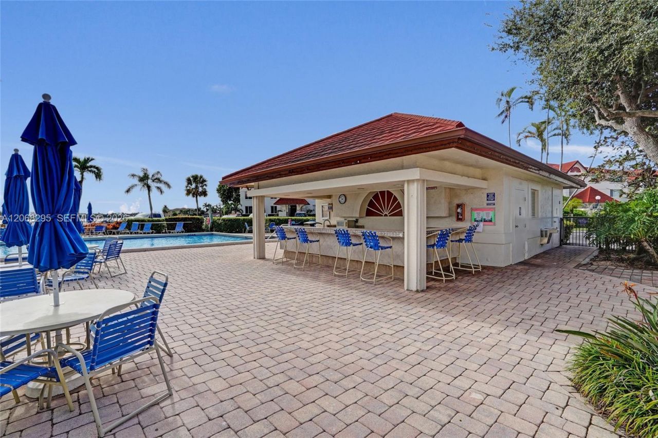 102 Half Moon Cir , Unit C3, Hypoluxo, FL 33462 Photo