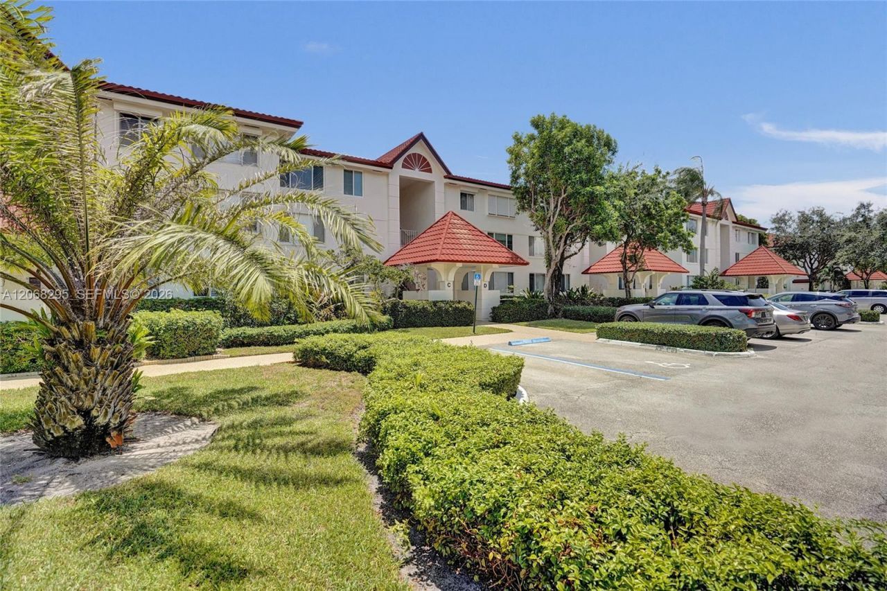 102 Half Moon Cir , Unit C3, Hypoluxo, FL 33462 Photo