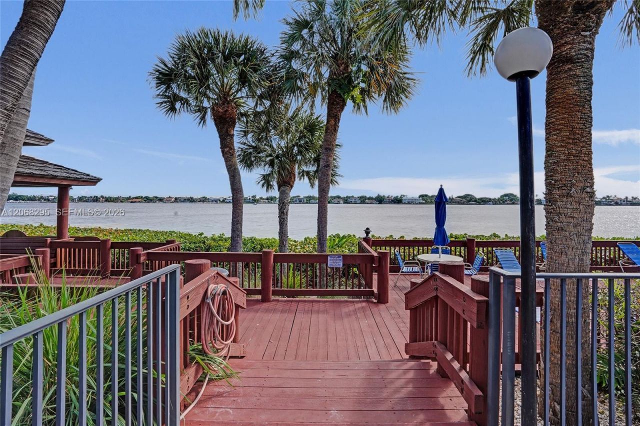 102 Half Moon Cir , Unit C3, Hypoluxo, FL 33462 Photo