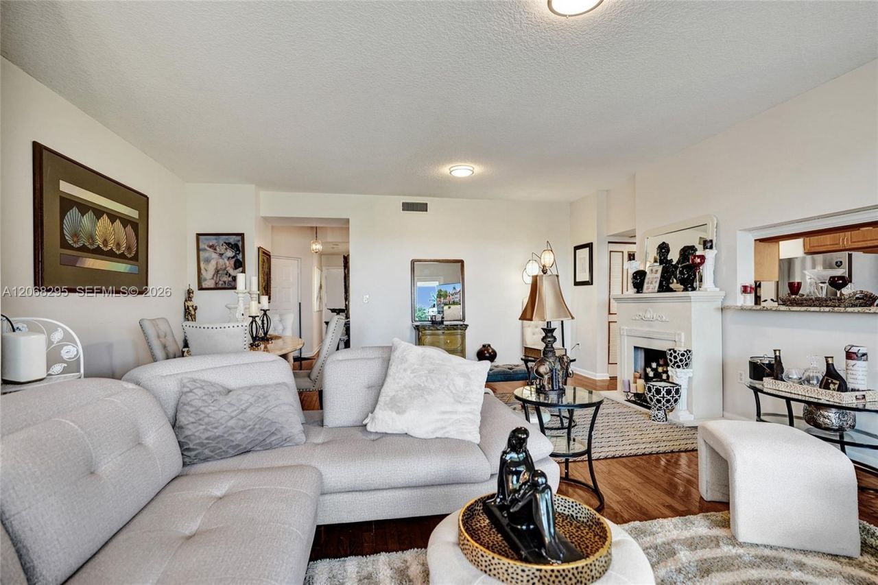 102 Half Moon Cir , Unit C3, Hypoluxo, FL 33462 Photo