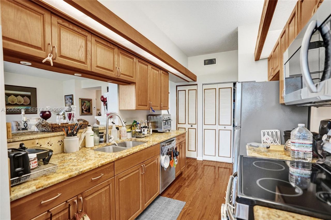 102 Half Moon Cir , Unit C3, Hypoluxo, FL 33462 Photo