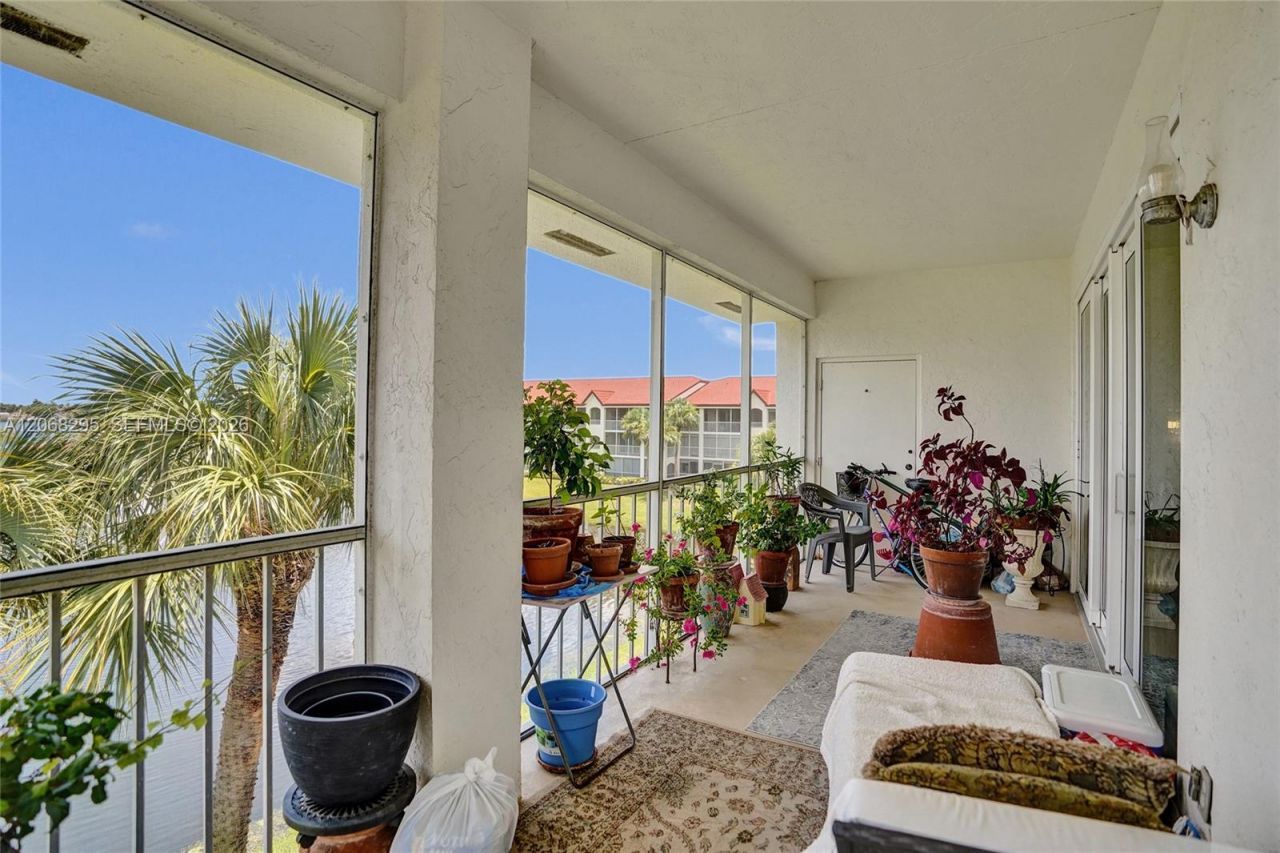 102 Half Moon Cir , Unit C3, Hypoluxo, FL 33462 Photo