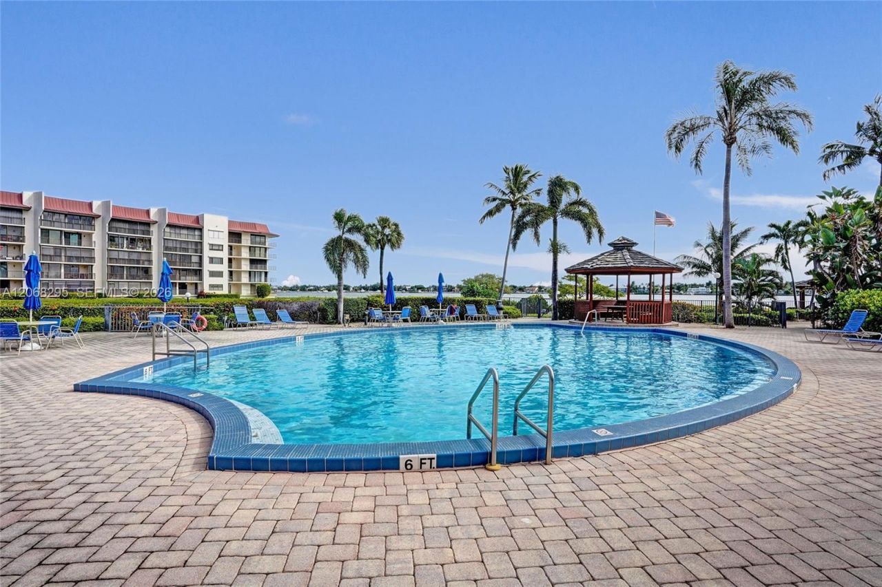 102 Half Moon Cir , Unit C3, Hypoluxo, FL 33462 Photo
