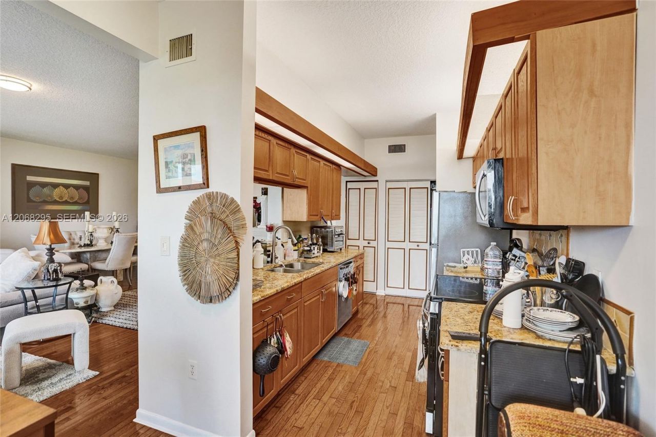 102 Half Moon Cir , Unit C3, Hypoluxo, FL 33462 Photo