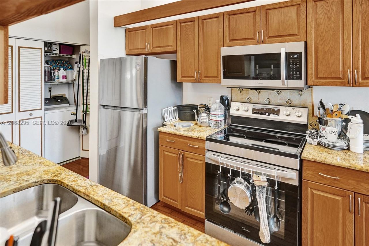 102 Half Moon Cir , Unit C3, Hypoluxo, FL 33462 Photo