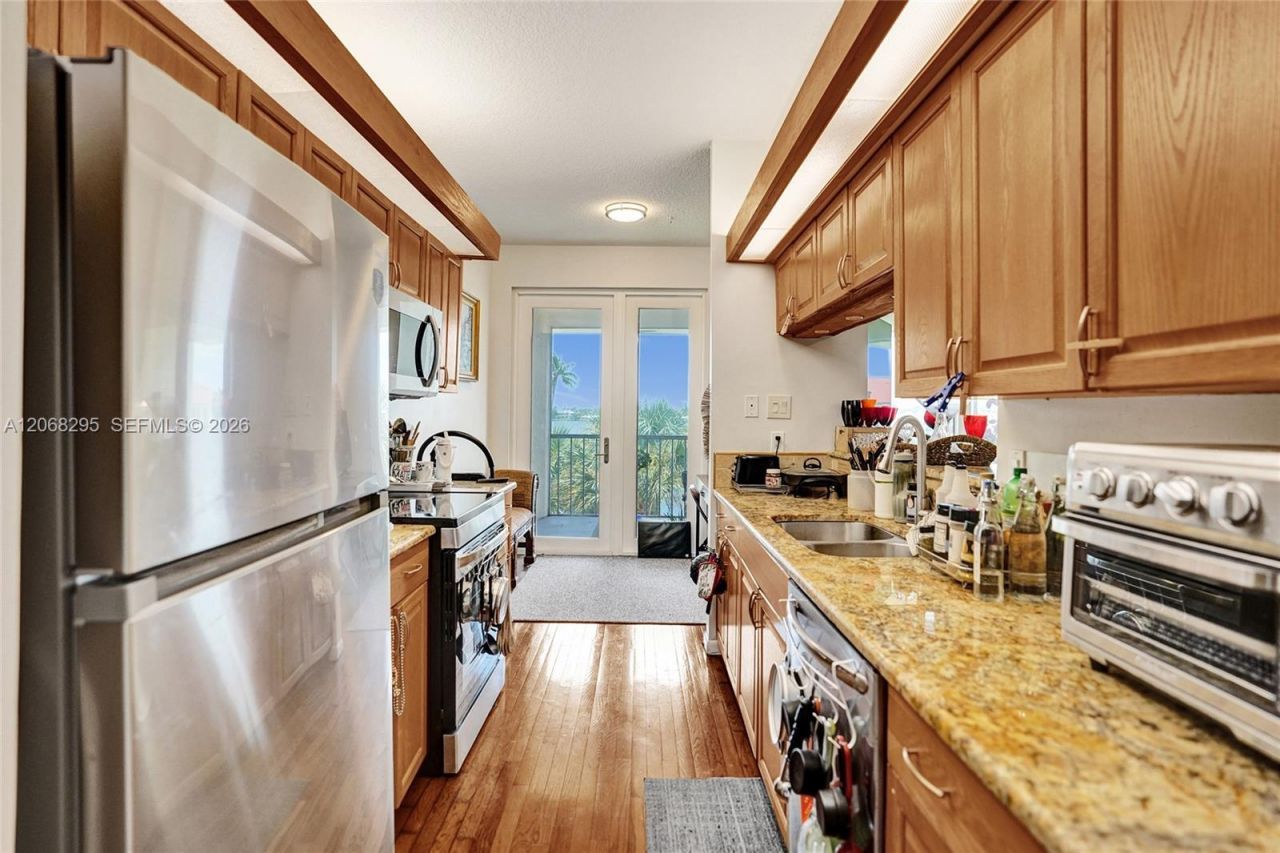 102 Half Moon Cir , Unit C3, Hypoluxo, FL 33462 Photo