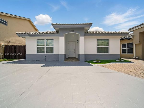 5202 NW 187th St , Miami Gardens, FL 33055