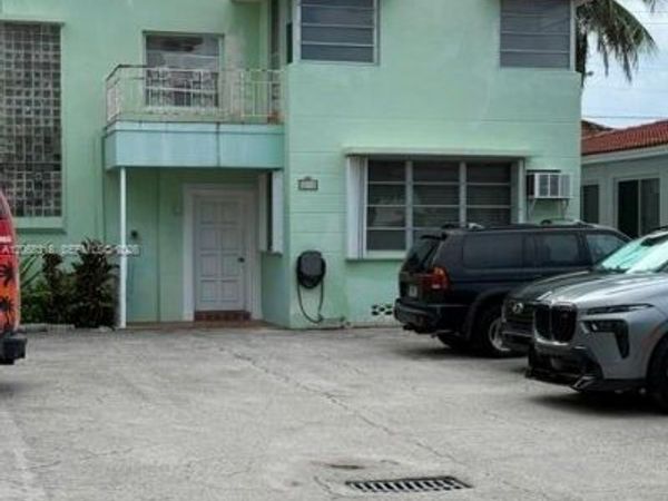8215 Abbott Ave , Unit 3A, Miami Beach, FL 33141