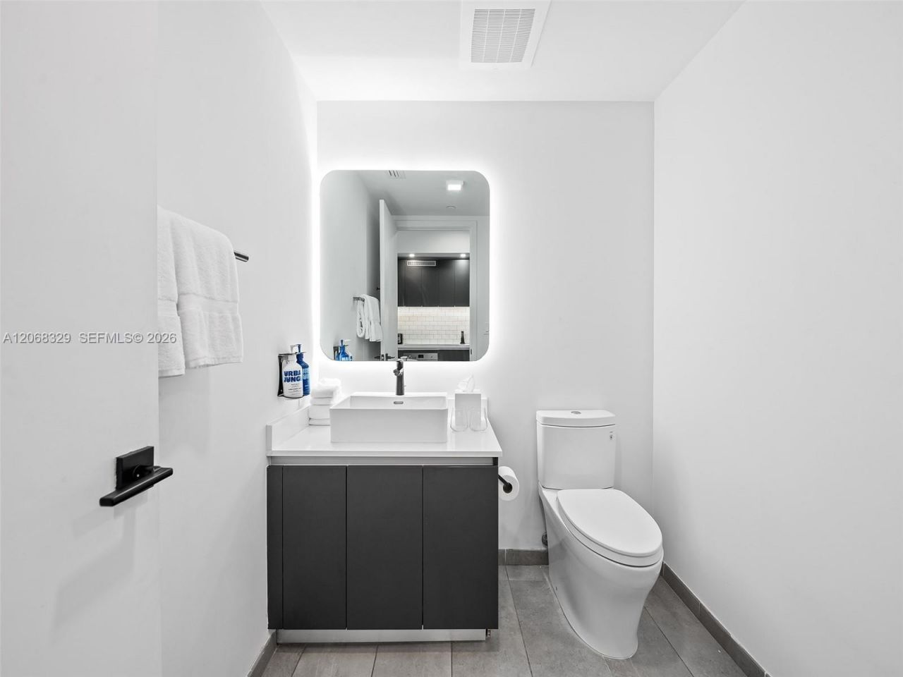 227 NE 2nd St, Unit 1807, Miami, FL 33132 Photo