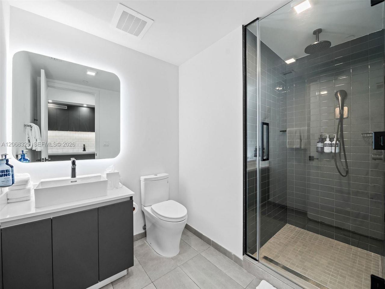 227 NE 2nd St, Unit 1807, Miami, FL 33132 Photo