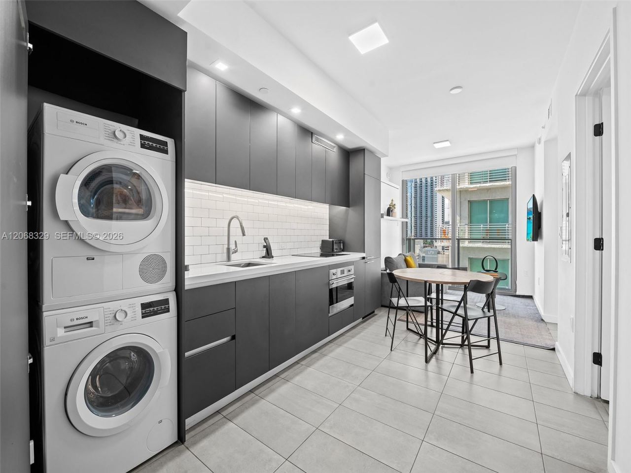 227 NE 2nd St, Unit 1807, Miami, FL 33132 Photo