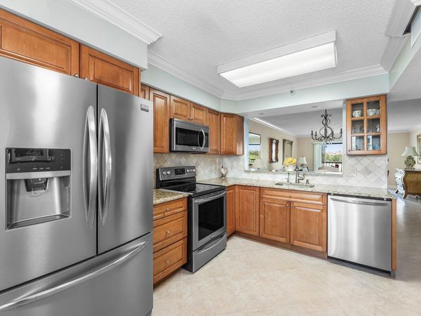 7076 Huntington Lane, Unit 502, Delray Beach, FL 33446