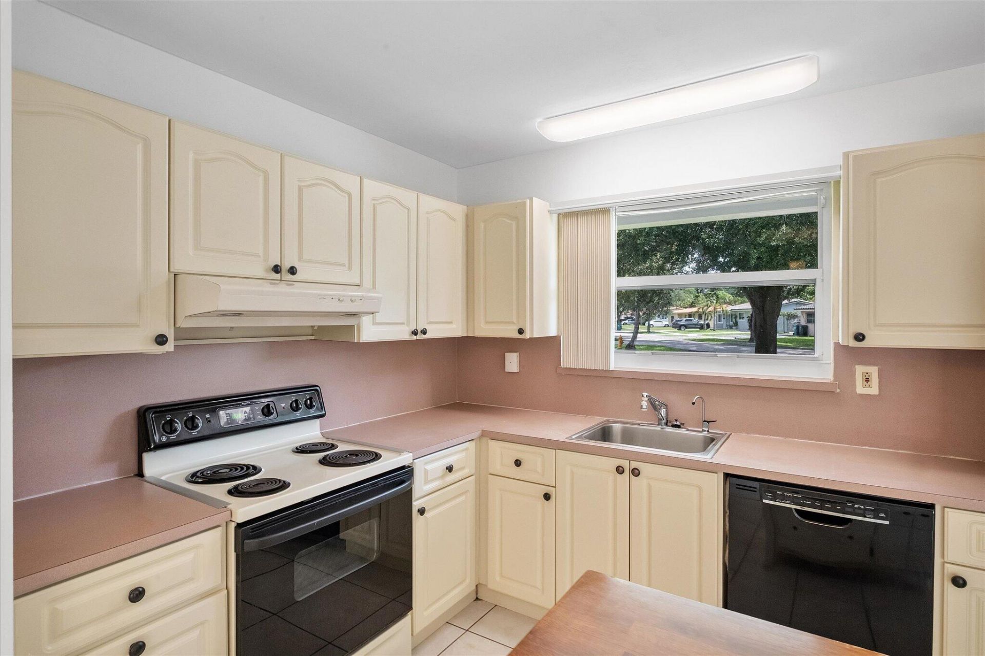 13988 Lake Lure Court, Miami Lakes, FL 33014 Photo