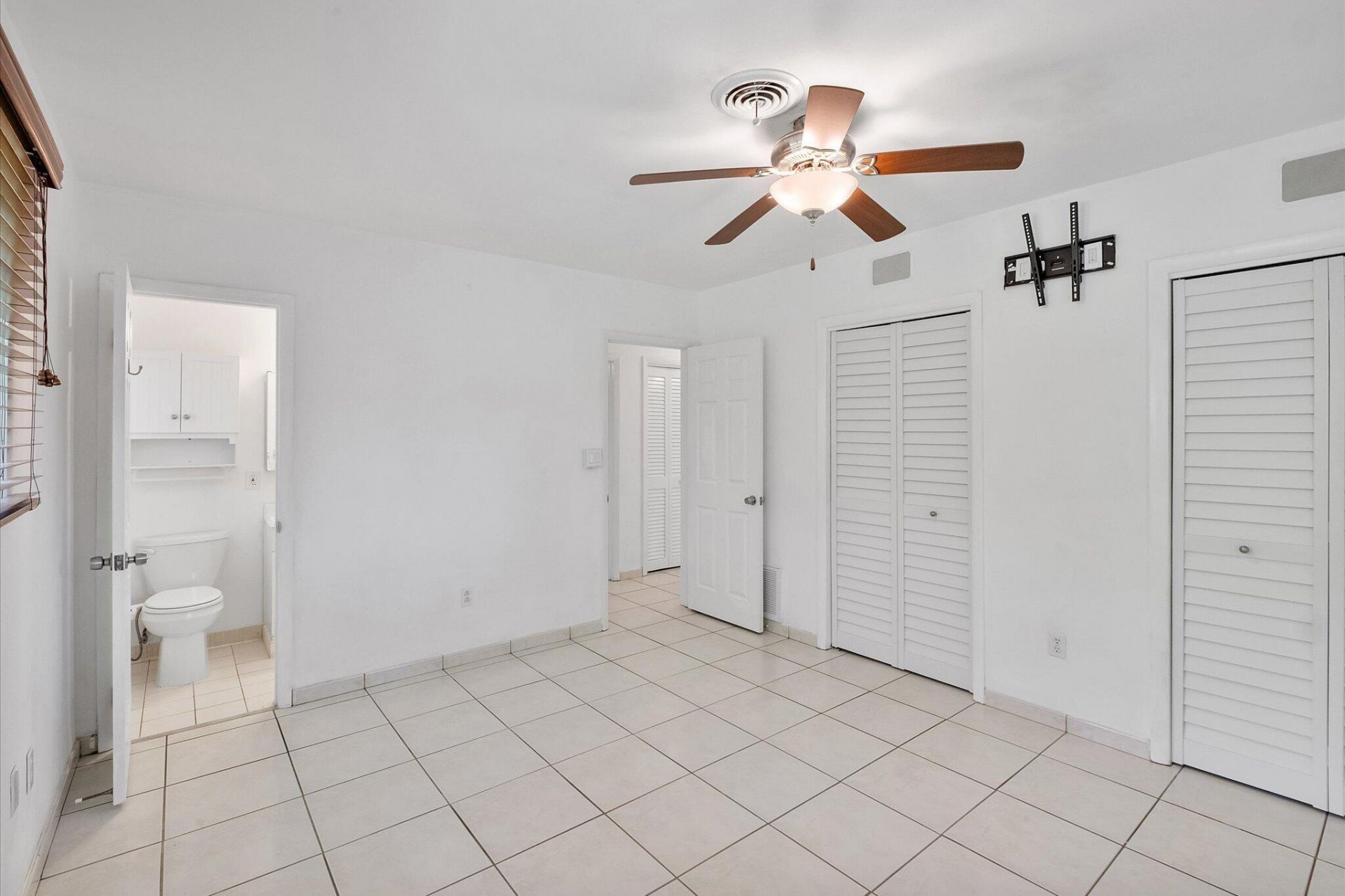 13988 Lake Lure Court, Miami Lakes, FL 33014 Photo