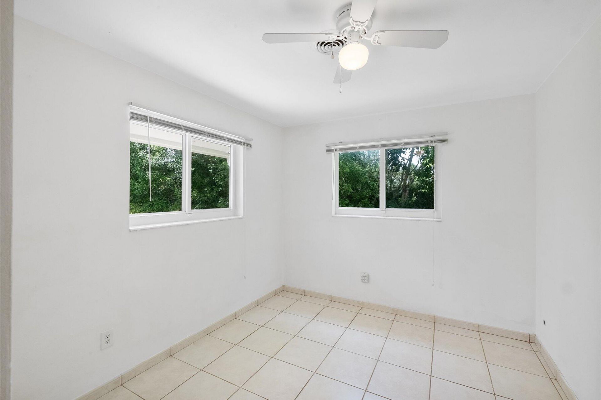 13988 Lake Lure Court, Miami Lakes, FL 33014 Photo