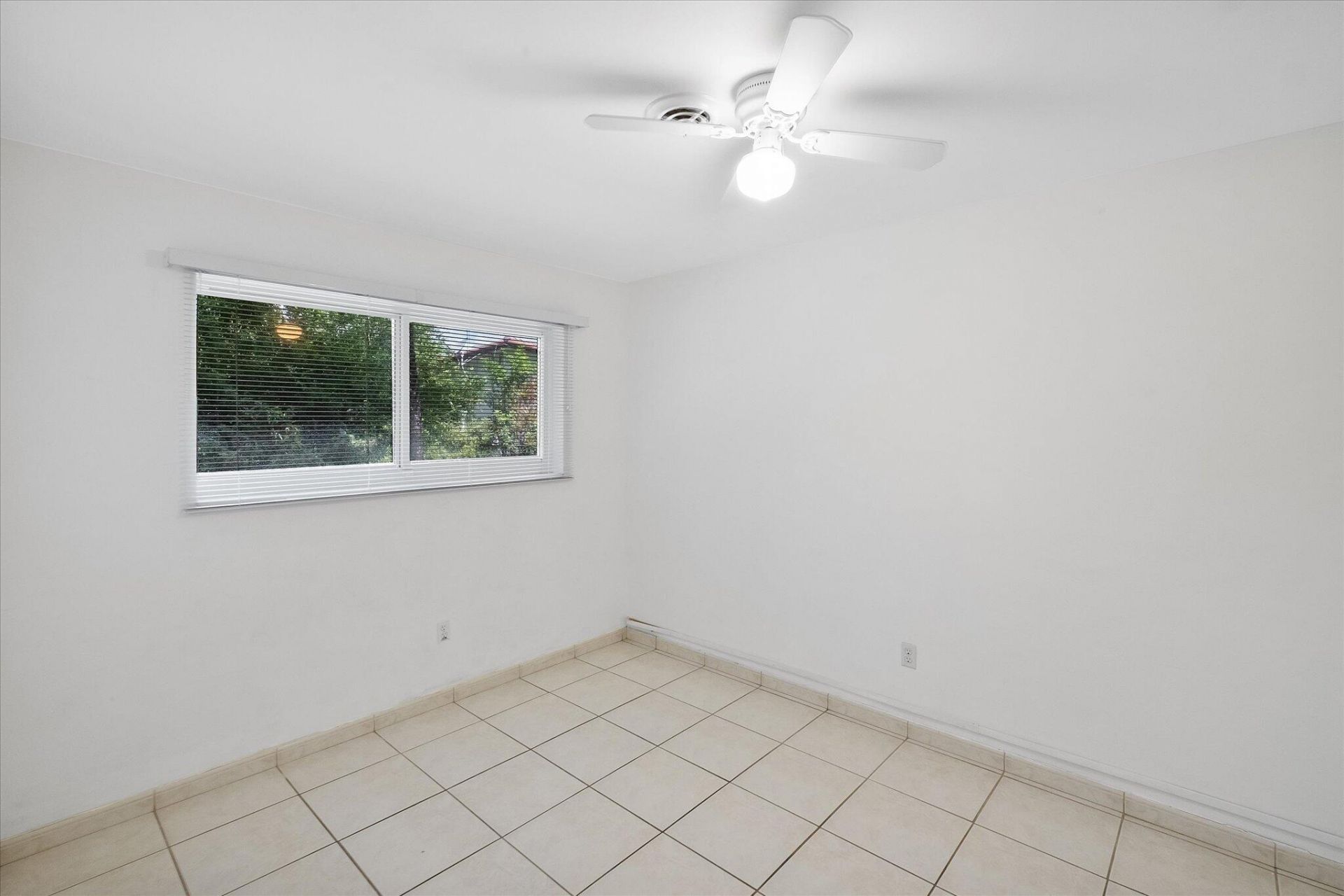 13988 Lake Lure Court, Miami Lakes, FL 33014 Photo