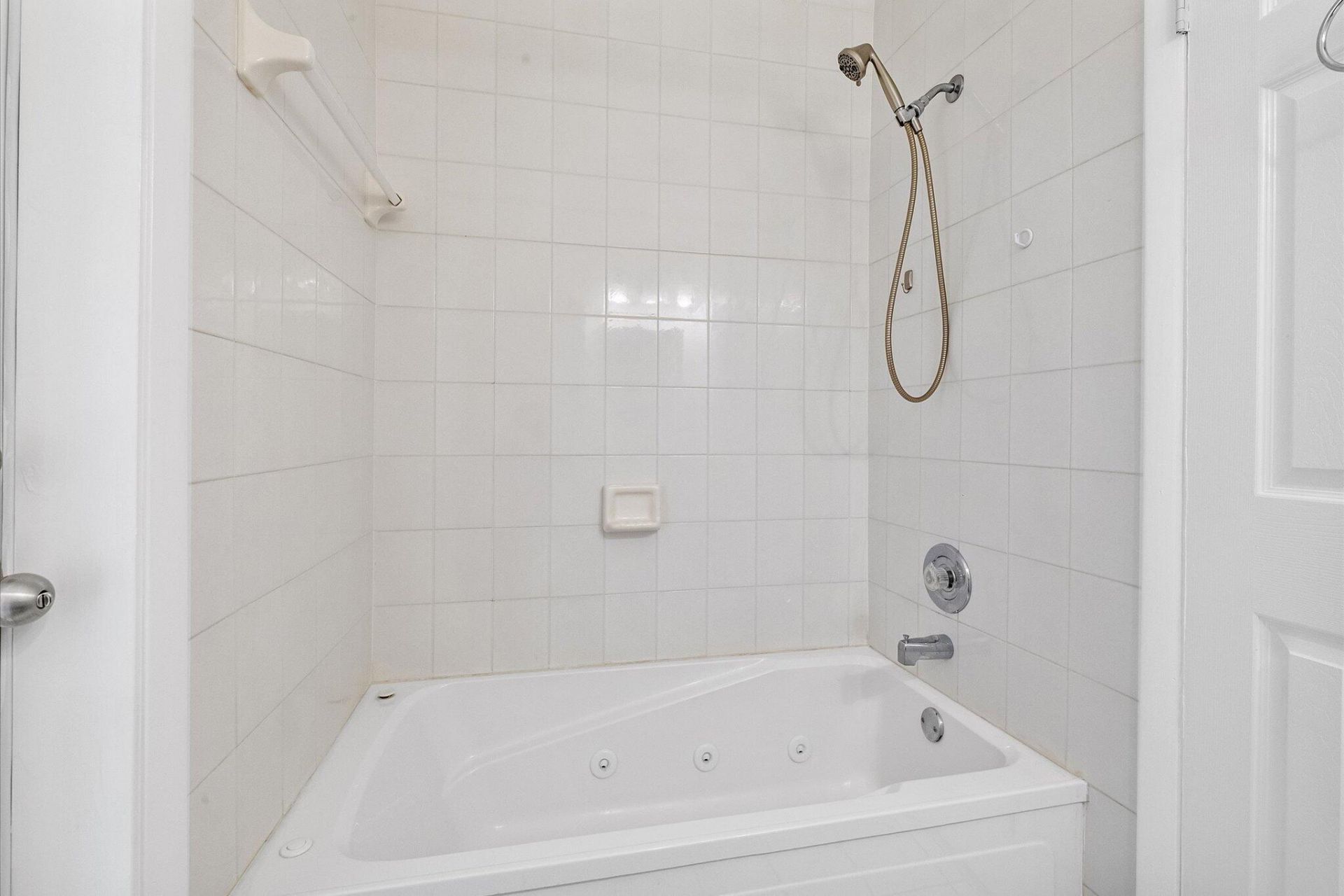 13988 Lake Lure Court, Miami Lakes, FL 33014 Photo
