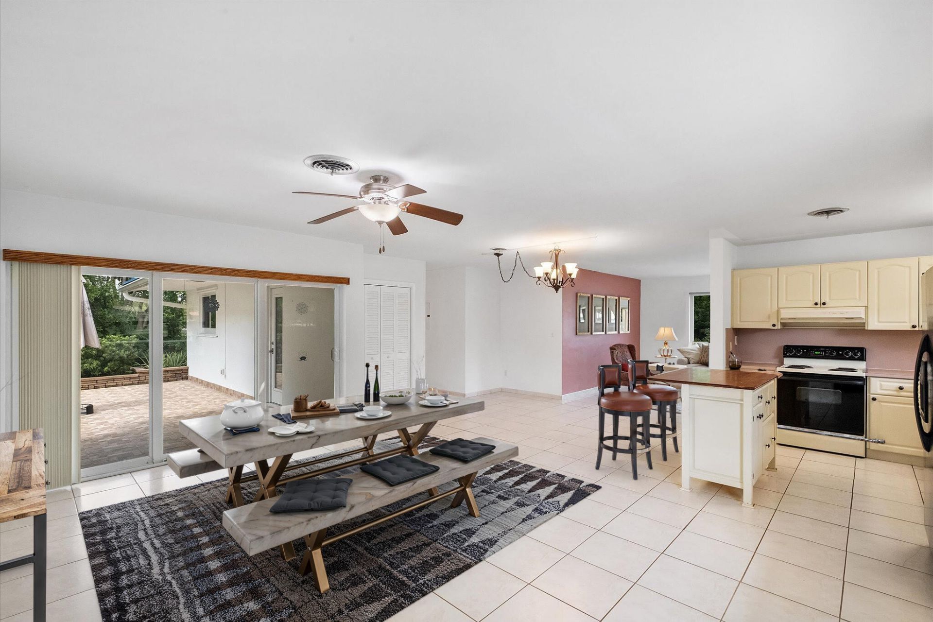 13988 Lake Lure Court, Miami Lakes, FL 33014 Photo