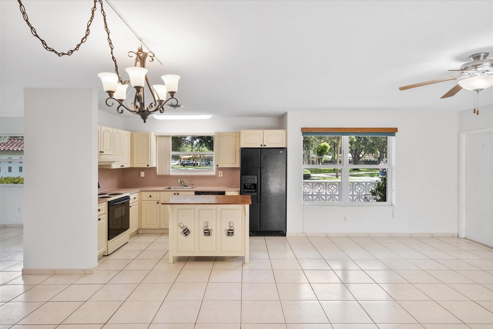 13988 Lake Lure Court, Miami Lakes, FL 33014 Photo
