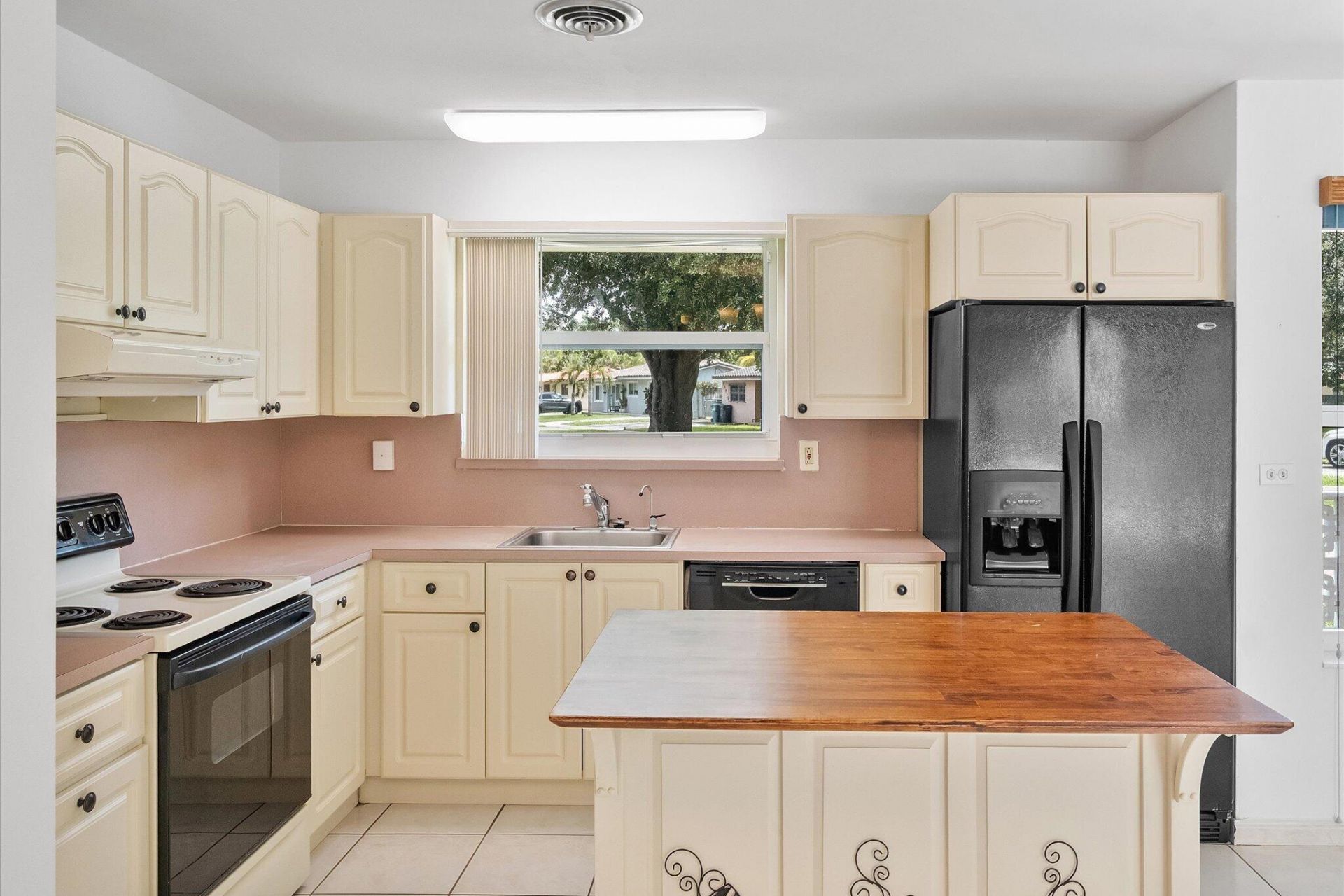 13988 Lake Lure Court, Miami Lakes, FL 33014 Photo