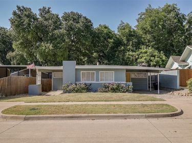 3931 Dexter Avenue , Fort Worth, TX 76107