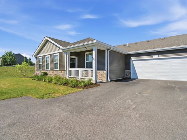 1133 Williamsburg Street , Pingree Grove, IL 60140