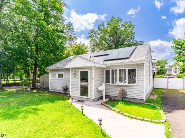 1528 Washington Ave, Pompton Lakes, NJ 07442