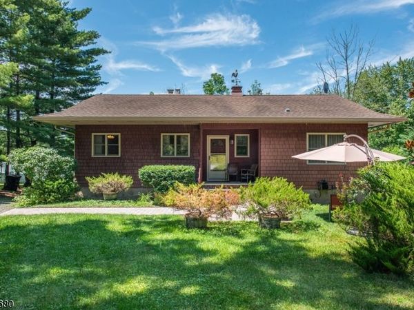 131 S Ridgedale Ave, East Hanover, NJ 07936