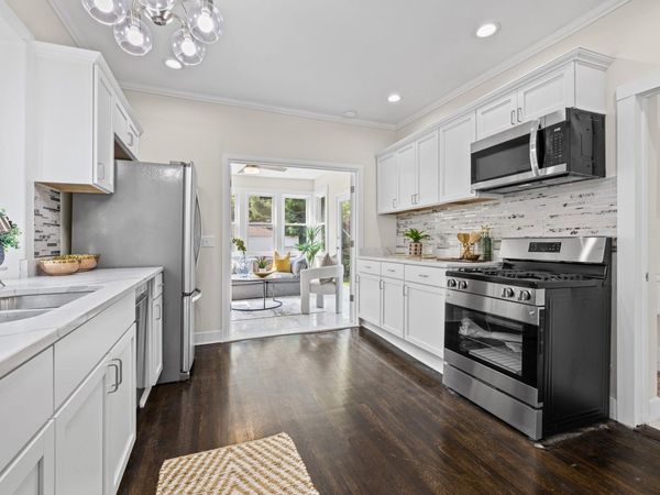 892 Marshall Avenue, Saint Paul, MN 55104